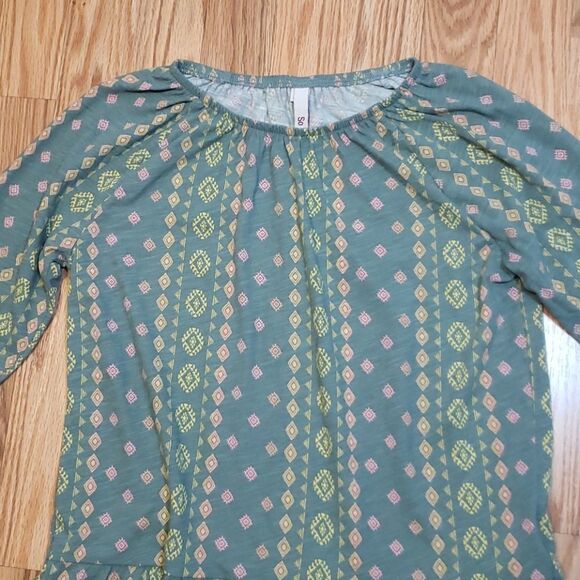 Like New! So Green Top, sz Large 10/12 - Picture 2 of 4